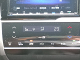 設定した温度に合わせて風量や吹き出し口を自動で調整。車内を一年中快適な温度に保ち、ドライブをより快適にサポートします。