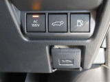 パワーバックドア装着車です。