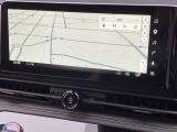 日産純正メモリーナビ付きで、遠くのお出かけの心強い味方です♪Bluetooth,CD,DVD装備で色々な音楽ソースが楽しめ直感的に操作できるタッチパネル♪