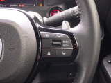 Hondaセンシングの機能のひとつ、アダプティブクルーズコントロール付!アクセルから足を離しても設定したスピードと前車との車間を保ち走行してくれます!車線維持もアシスト☆高速道路で疲労軽減ですね☆
