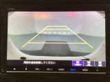 バックでの車庫入れも安心です!リアカメラが付いているバックモニター付のナビを装備しております。操作線もついており距離感も画面から確認できます。