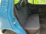 運転しやすい配置のステアリングやシフトノブが、快適なドライブをサポートします。