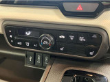 オートエアコンのお車ですので室内の温度をスムーズに調整してくれます♪
