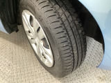安全に走行するためには空気圧の確認をはじめ溝の深さ、ひび割れの等の点検が必要です。点検時に交換が必要と判断した場合は交換いたします。