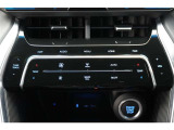 操作しやすいオートエアコン装備しています。