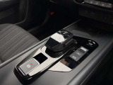 e-Power専用のシフトレバーです。操作につきましては納車時に時間を頂き丁寧ご説明させて頂きます。