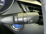 【オートライト】車外の明るさに応じて自動的にライトの点灯・消灯をしてくれます