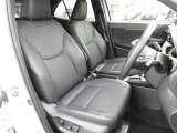 【内装】ヤリスクロスの車内です♪もちろん、フロアマットもついてますよ〜!