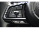 ステアリングにオーディオコントロールスイッチが付いてます!視線と腕の移動が少なくて、安全運転に貢献します。
