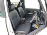お車選びをお楽しみ頂けるよう、在庫車の展示スペースを十分に確保しております。