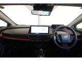 【まるまるクリーニング】内装工程では、中古車を気持ちよくお乗りいただけるよう清掃しております。シートの洗浄はもちろん、ニオイの元となるフロアカーペットまで洗浄・消臭を実施。