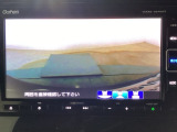 【バックカメラ】運転が苦手な方も車庫入れラクラクです!ギアをリバースに入れれば自動的に切り換わりますので、面倒な操作は不要です♪狭い駐車場もお車を傷つけず安心ですね!
