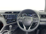 運転席まわりです。 各操作スイッチは使いやすい位置に配置されてます。