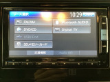 ナビゲーションはフルセグTV対応のGathers純正メモリーナビを搭載しています。Bluetoothオーディオ機能がありますので、スマートフォンなどの音楽も再生できます。