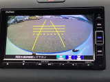 バックモニター付きで、車庫入れやバック時の後方確認をサポート。