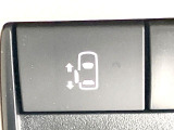 【パワースライドドア】スマートキーや運転席のスイッチでスライドドアの開閉が可能♪電動だから力を入れてドアを開ける必要が無く、小さいお子様でも、重い荷物を持っている時もラクに開け閉めできます♪
