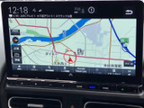 鮮明な地図表示で、目的地までの道順をスムーズに検索。渋滞情報もリアルタイムで確認でき、効率的なルート選択をサポートします。