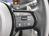 ◆アダプティブクルーズコントロール◆予め設定した車速内でクルマが自動的に加減速。前走車との適切な車間距離を維持しながら追従走行します。【LKAS】車線維持支援システムでステアリング操作を支援。