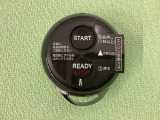 純正リモコンエンジンスターター用の操作キーもついています。