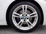 Mスポーツ純正18インチアルミホイール・F:225/45R18 R:255/40ZR18