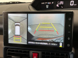 【パノラマモニター】車両周囲を上から見下ろしたような映像を表示。正確なモニタリングが可能になり、駐車時・幅寄せをアシストします!
