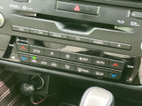 クリアなモニター画面は、様々な情報を分かりやすく表示します。運転に必要な情報を的確に把握し、安全運転をサポートします。