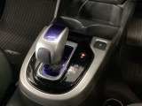 オートマチックシフトレバーは、手になじみ操作しやすい形状で安全運転にもつながります♪