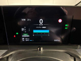 見やすいメーター周り!!カラーディスプレイには運転をサポートするさまざまな情報が表示されます(^^♪