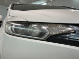 LEDヘッドライトは、点灯の瞬間から最大光量を発揮し、突然暗くなるトンネルなどでの安定感を高めます。