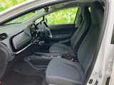 運転しやすい視点と、ゆったりとした座り心地。長時間の運転でも疲れにくい工夫が施されています。快適なカーライフをサポートします。