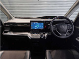 ◆インテリアパネル◆視界広々で非常に運転しやすくロングドライブでも疲れを感じさせないすっきりとまとまったインパネ周りです。