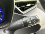 操作しやすい位置に配置されたウインカーレバー。スムーズな操作感で、安全な車線変更をサポートします。オートリターン機能で、操作ミスを軽減。