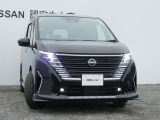 アダプティブLEDヘッドライト。フロントカメラで前方の状況を検知し対向車や先行車に眩しい思いをさせることなく必要なところだけを遠くまで照射します。
