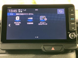 お気に入りの音楽を車内で手軽に楽しめます。Bluetooth接続でスマホの音楽も再生可能。高音質で心地よいサウンドが、ドライブをより一層盛り上げます。