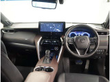 オシャレなインテリアで運転する気分も盛り上がりますよね^^
