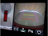 前後左右4つのカメラを合成して上から見ているような感覚で駐車を行っていただけます♪ 切り替えスイッチであらゆるカメラモードに切り替えが可能です!