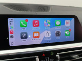 【アップルカープレイ】iPhoneがBMW車両とワイヤレスで接続されます。Apple CarPlayでは、オーディオストリーミングやメッセージングアプリがディスプレイに表示されます。