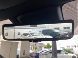 【デジタルインナーミラー】後席の大きな荷物や同乗者で後方が確認しづらい時でも安心!カメラが撮影した車両後方の映像をルームミラー内に表示。クリアな視界で状況の確認が可能です!