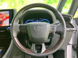 手に馴染むステアリングは、確実な操作感を提供します。運転の楽しさを高める、こだわりのデザインです。
