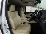 長時間の運転でも疲れにくいシートです。
