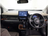 オシャレなインテリアで運転する気分も盛り上がりますよね^^