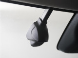 ◆ドライブレコーダー◆映像・音声などを記録する自動車用の装置です。 もしもの事故の際の記録はもちろん、旅行の際の思い出としてドライブの映像を楽しむことができます。