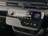 【ステアリングヒーター】寒い日はステアリングヒーターで指先から温めましょう。