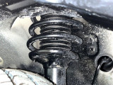 お車を安心してお乗りいただく為には、足回りの定期点検が欠かせません。サービスサポート(有償保証)では無料点検もご提供しており、安心のカーライフをお過ごしいただけるサポート体制が整っています。