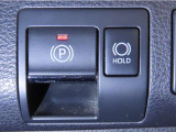 電動パーキングブレーキを装備しております。
