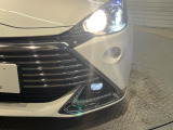 【LEDヘッドライト】悪天候や夜間走行時も良好な視界を確保し安心して運転できる高輝度LEDヘッドライトを装備!点灯速度が早く、消費電力も抑えられています。