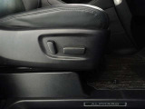 パワーシート搭載。微妙な調整が手軽にでき、ピッタリのポジションで運転することが可能です。