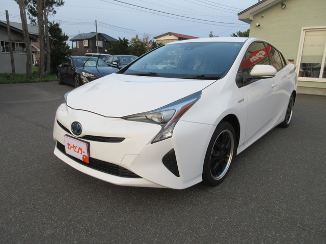 プリウス 1.8 S E-Four 4WD 