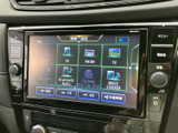 多彩なソースに対応し、快適なドライブをサポート。CDやBluetooth、SDカードなど、お好みの音楽を存分にお楽しみいただけます。