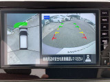 車を真上から見下ろしているかのように周囲の状況を把握して安心して駐車が行えるアラウンドビューモニターが付いています